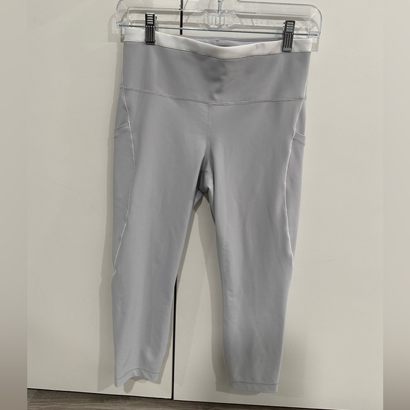 Athleta - Women’s Crop Leggings - Medium - Picture 2 of 7